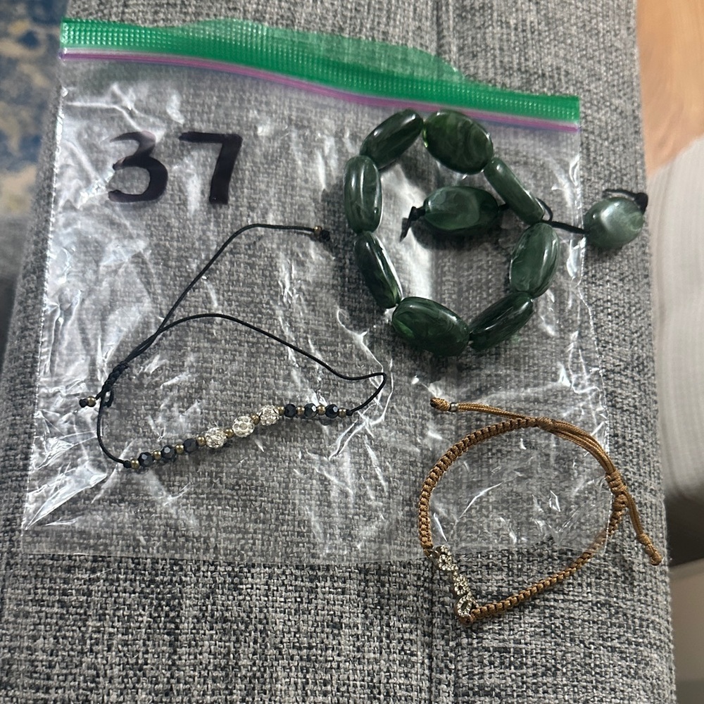 3 bracelets. Bag#37. Bundle for better pricing - Picture 7 of 7